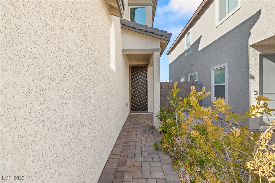 2720 High Echelon Road