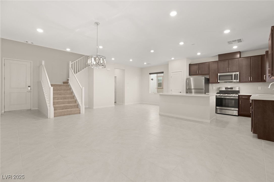 2720 High Echelon Road