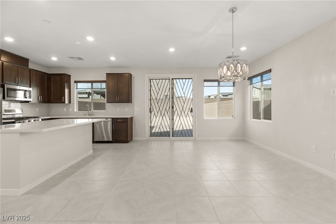 2720 High Echelon Road