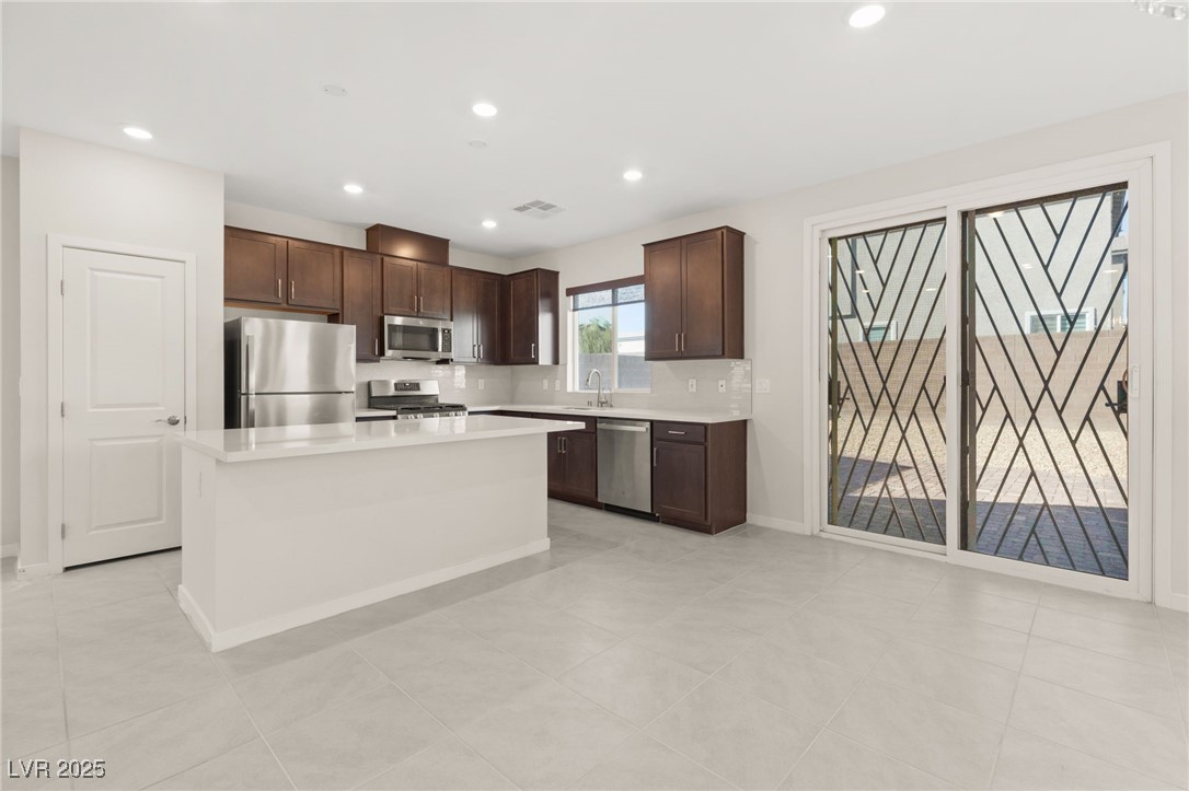2720 High Echelon Road