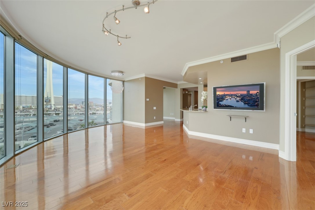 322 Karen Avenue 708