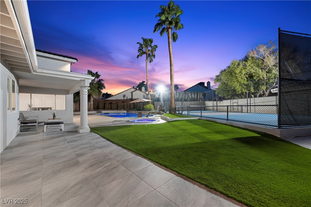 1912 Calanda Court