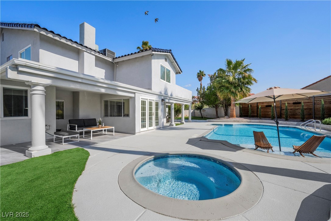 1912 Calanda Court