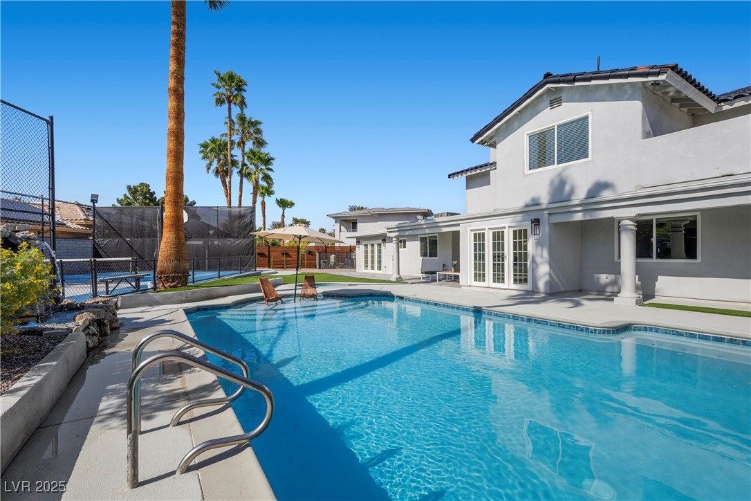 1912 Calanda Court