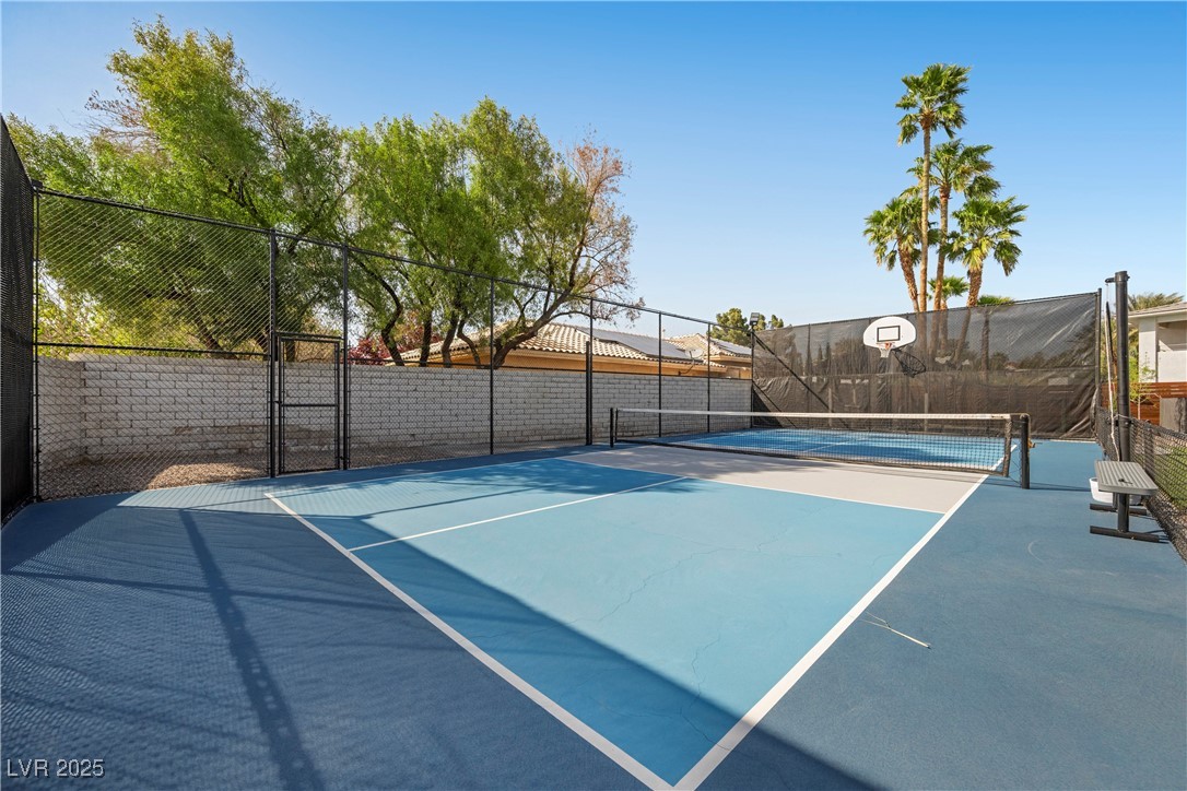 1912 Calanda Court