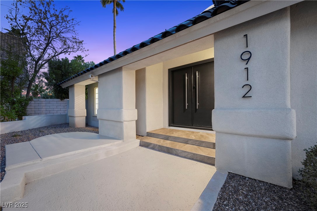 1912 Calanda Court