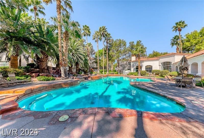 2975 Bluegrass Lane 412