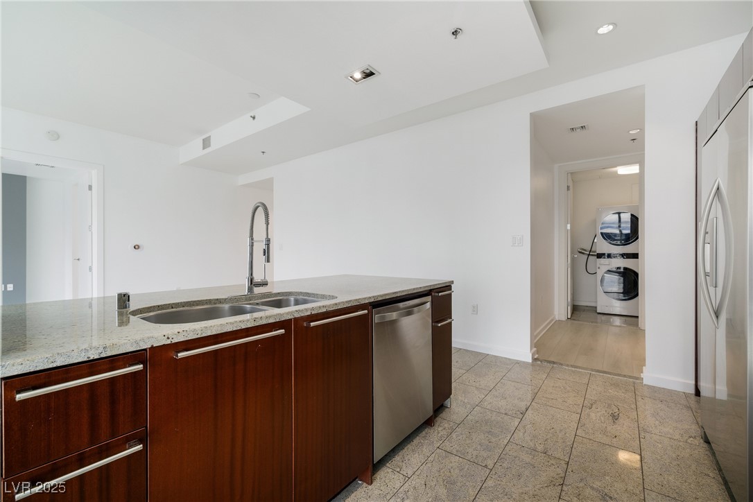 4471 Dean Martin Drive 1207