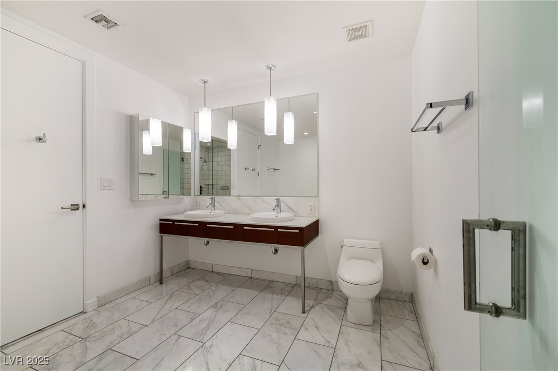 4471 Dean Martin Drive 1207