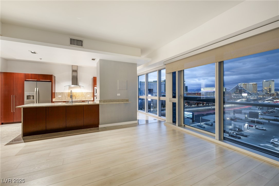 4471 Dean Martin Drive 1207