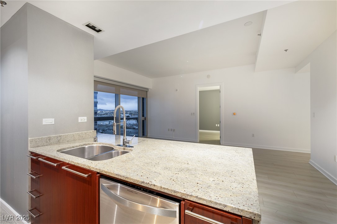 4471 Dean Martin Drive 1207