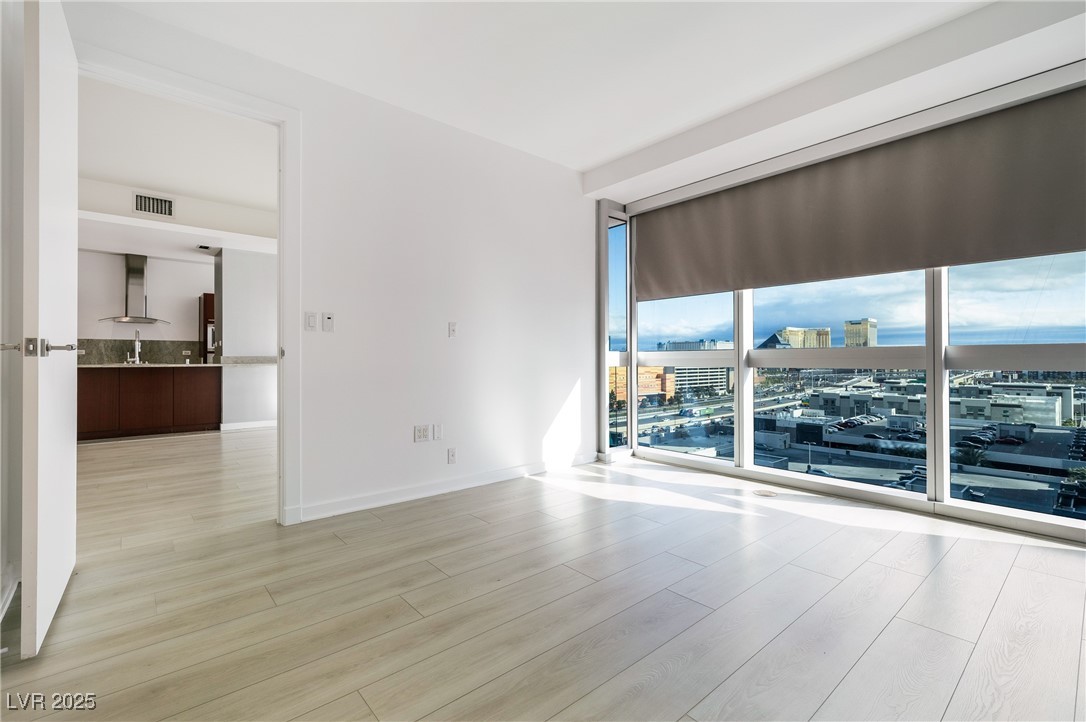 4471 Dean Martin Drive 1207