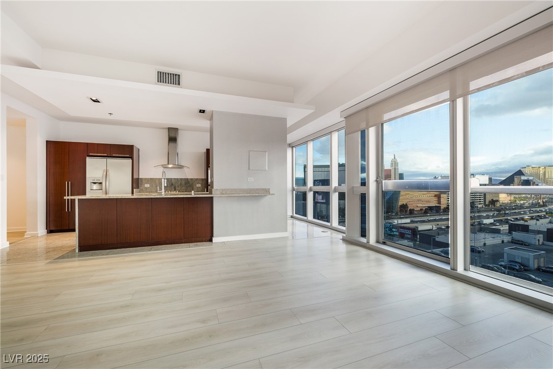 4471 Dean Martin Drive 1207