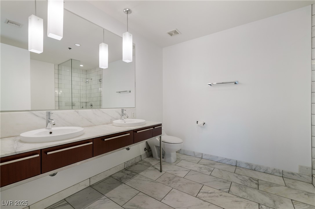 4471 Dean Martin Drive 1207
