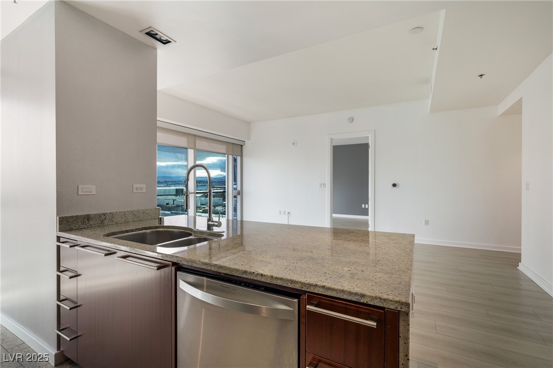 4471 Dean Martin Drive 1207