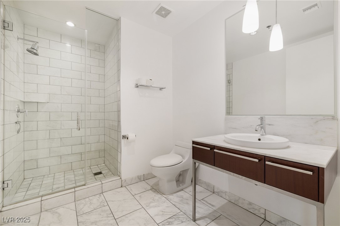 4471 Dean Martin Drive 1207