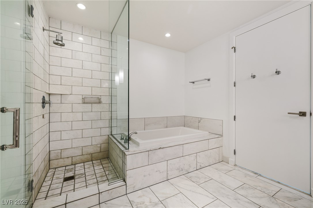 4471 Dean Martin Drive 1207