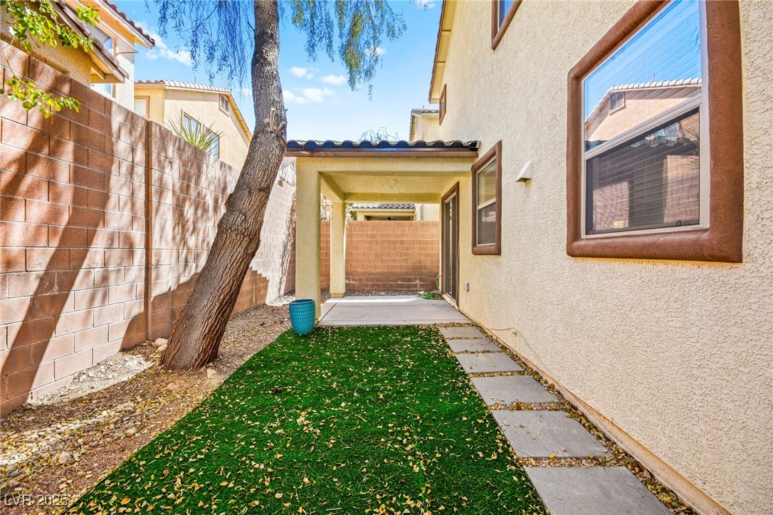 1640 Orange Daisy Place