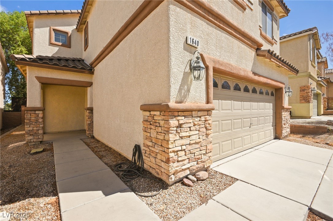 1640 Orange Daisy Place