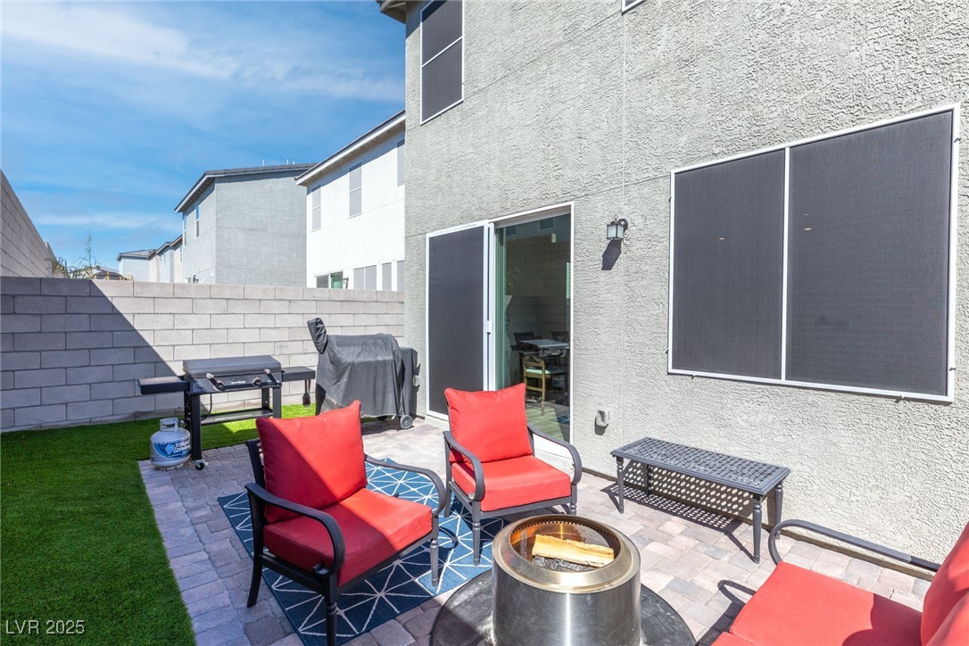 10165 Canyon Mantle Street