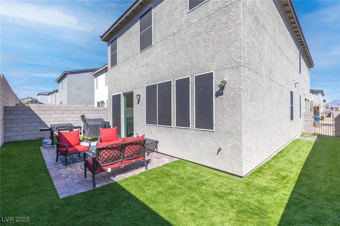 10165 Canyon Mantle Street