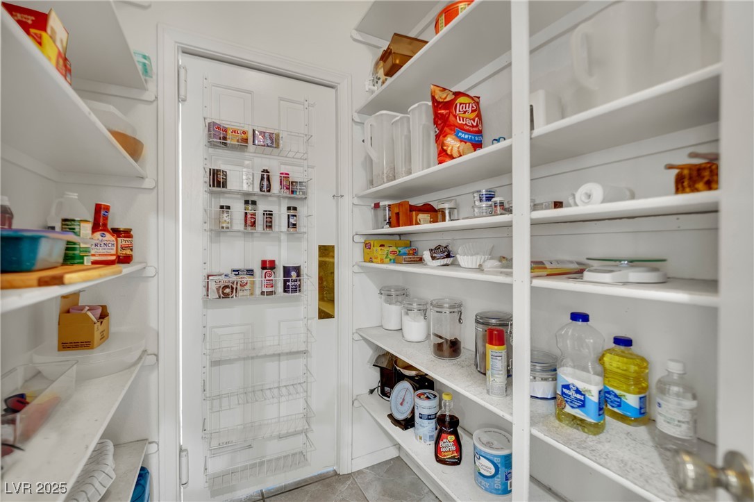 4322 Summers Shade Street