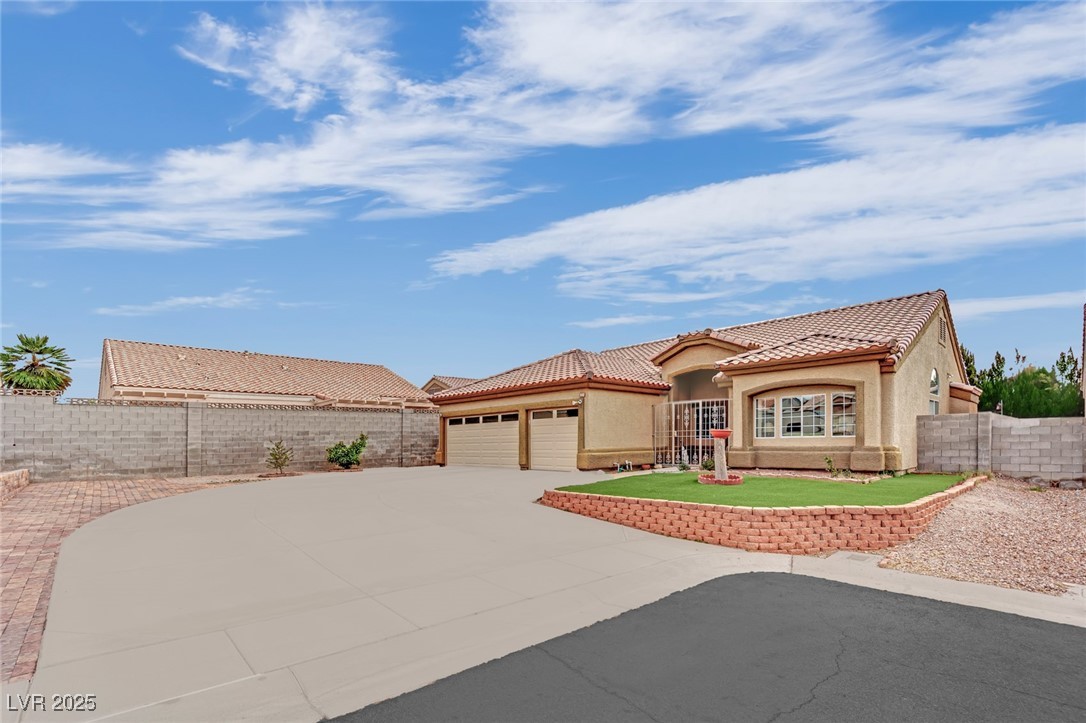 4322 Summers Shade Street