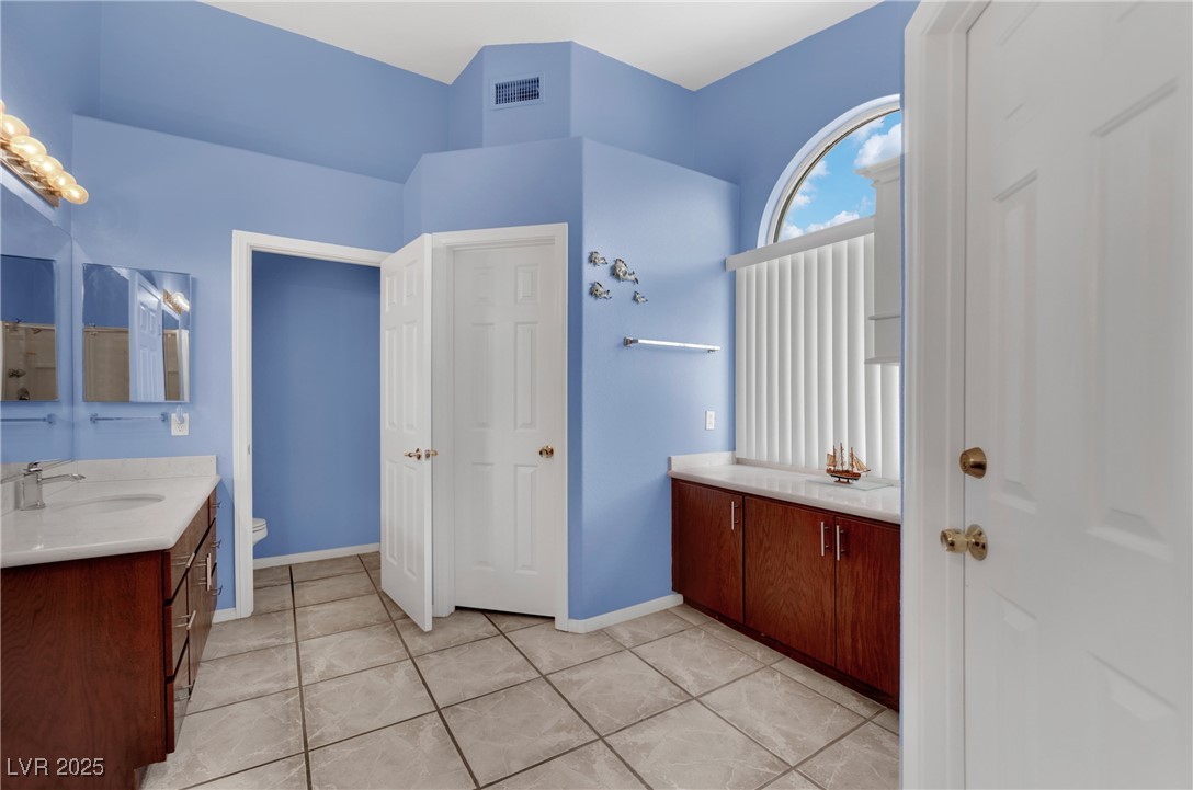 4322 Summers Shade Street