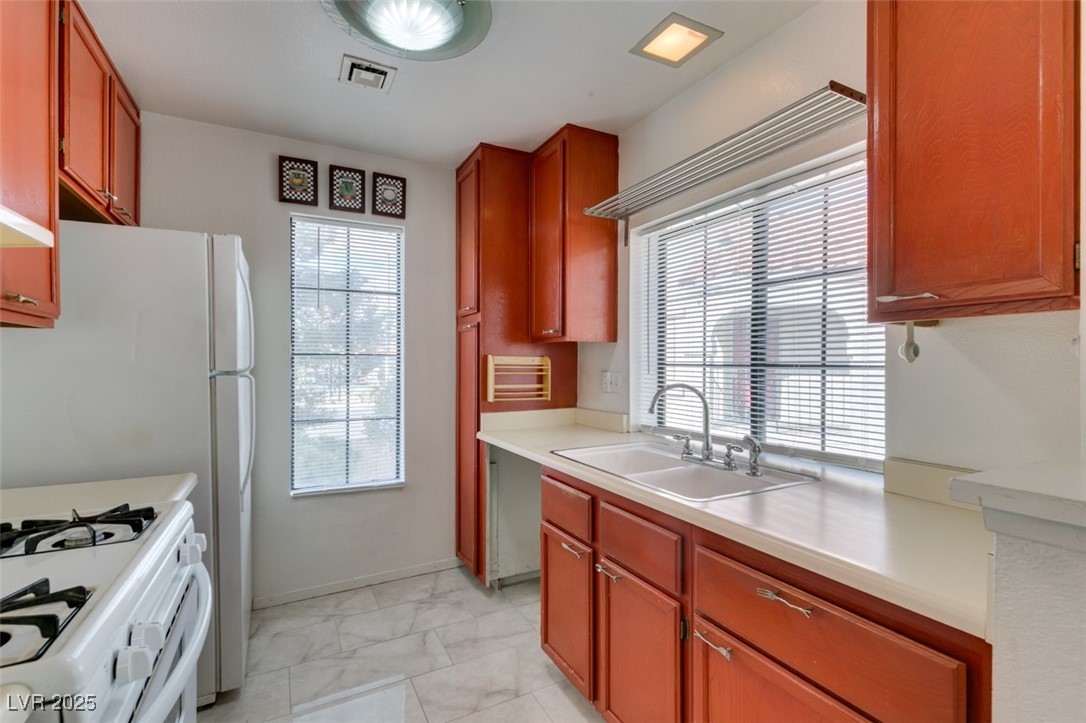 4866 Nara Vista Way 202
