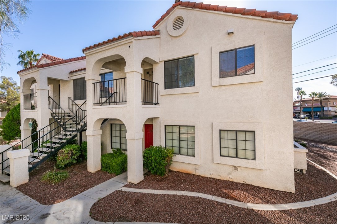 4866 Nara Vista Way 202
