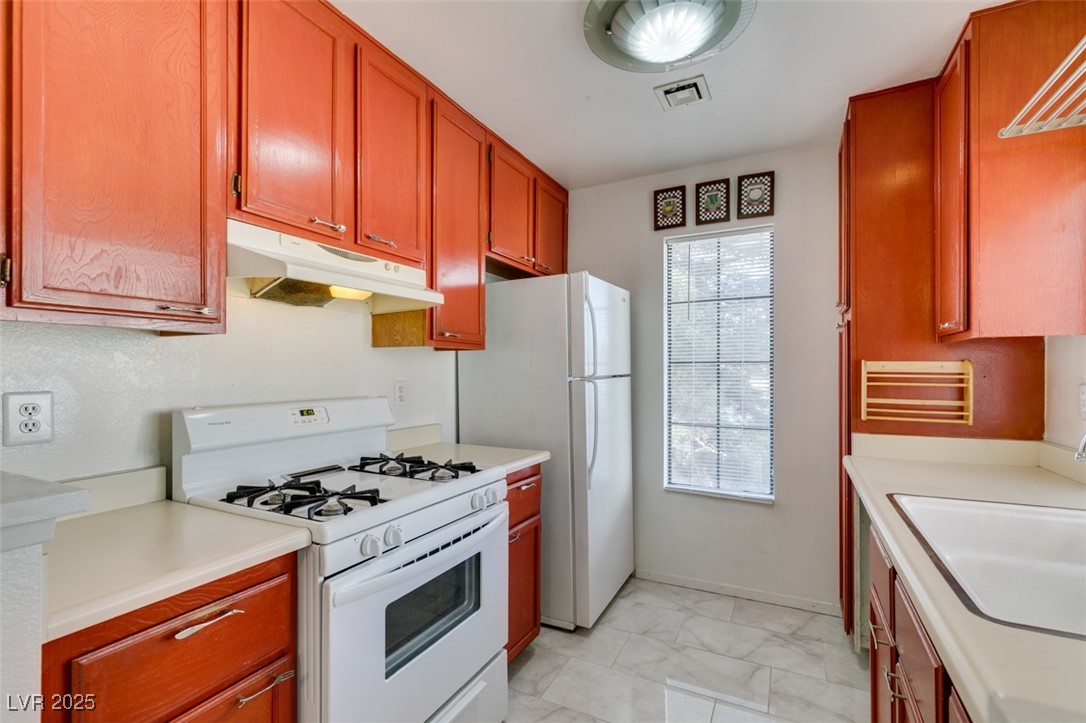 4866 Nara Vista Way 202
