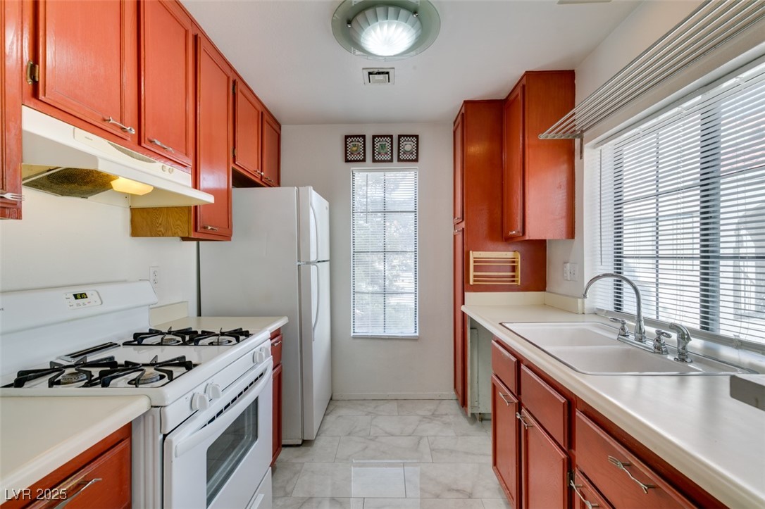 4866 Nara Vista Way 202