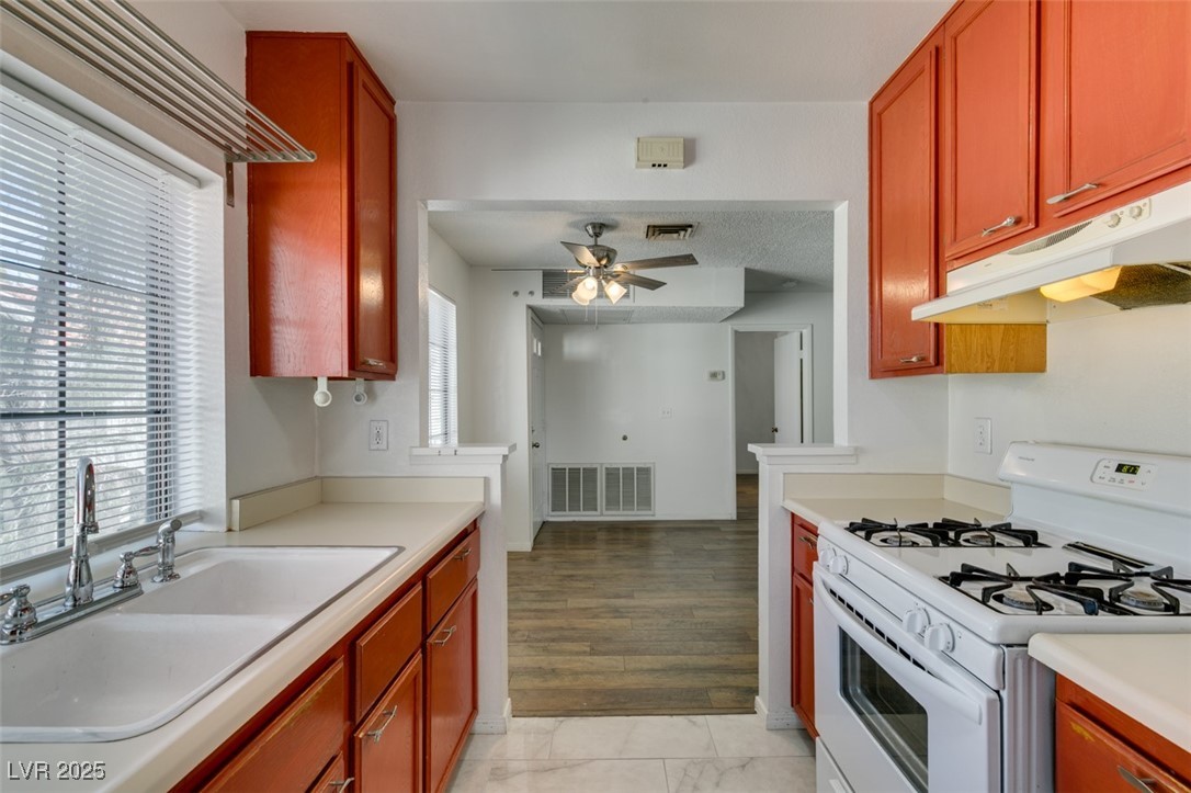 4866 Nara Vista Way 202