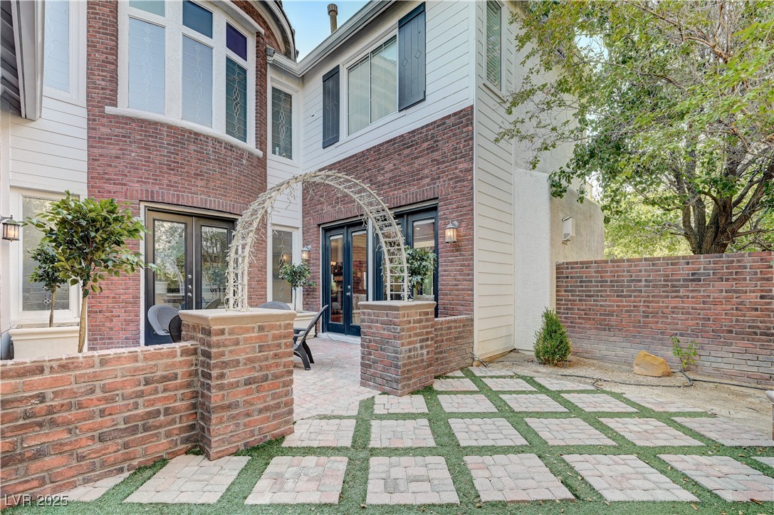 7220 Shenandoah Springs Avenue