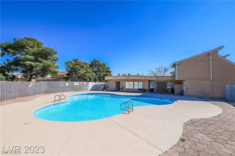 5245 Golden Lane