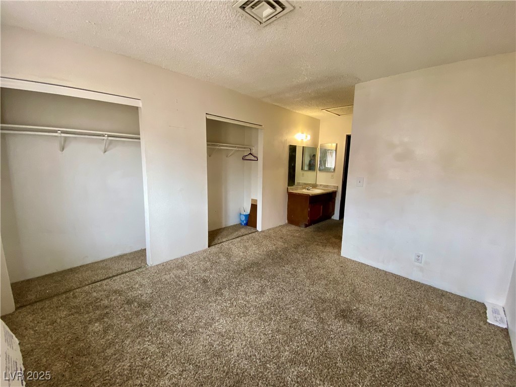 5245 Golden Lane