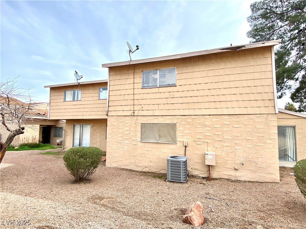 5245 Golden Lane