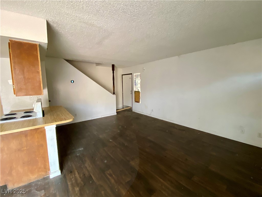 5245 Golden Lane