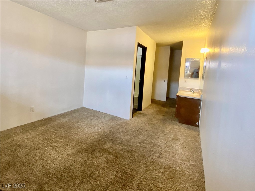 5245 Golden Lane