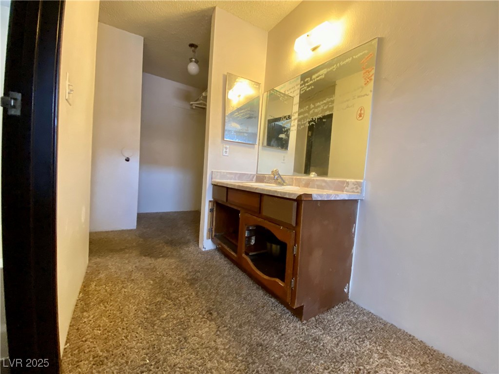 5245 Golden Lane