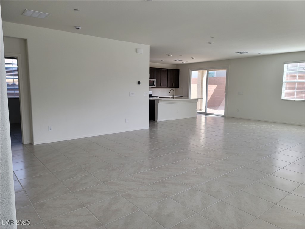 2772 Cava Tirreni Street