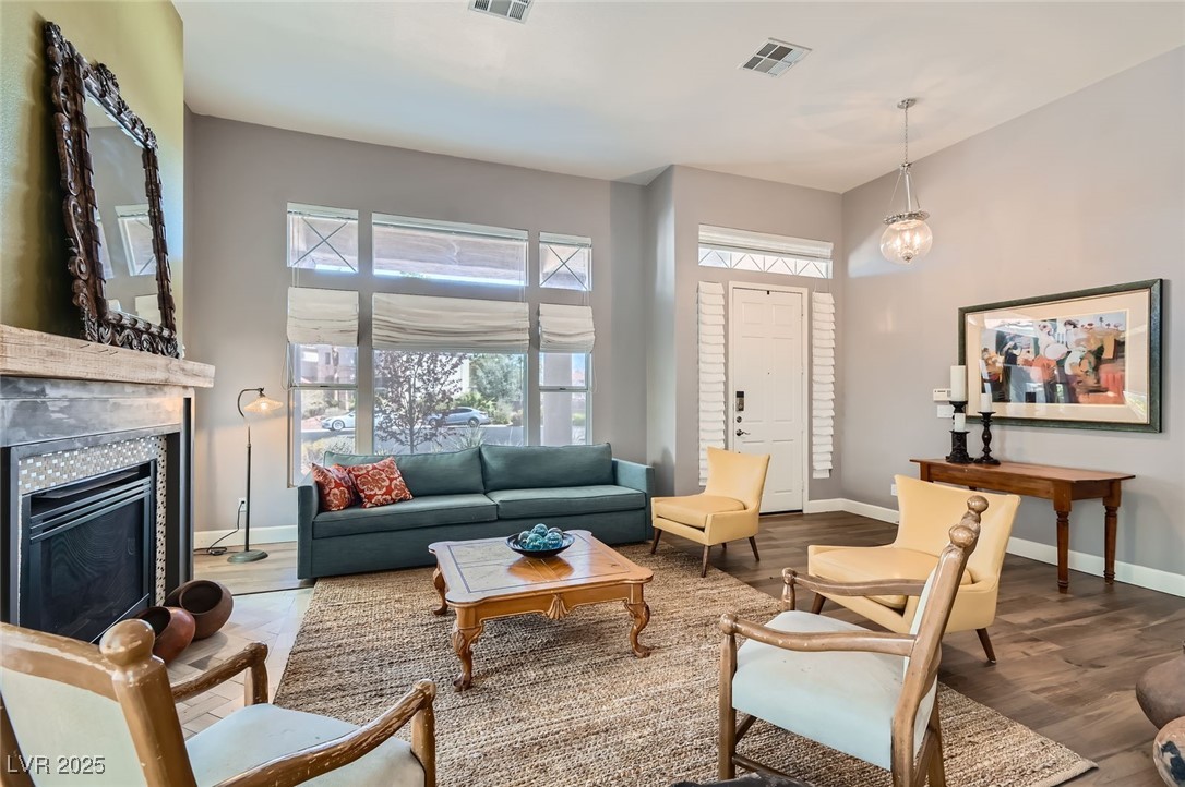 537 Tuscany View Street