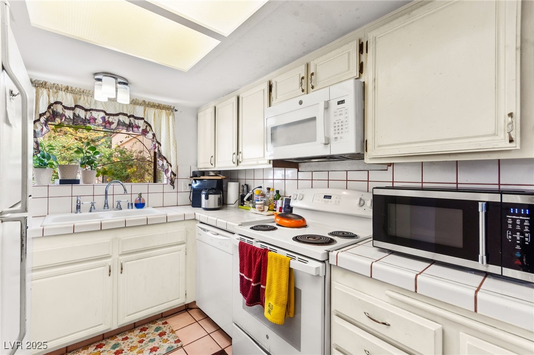 1863 Camino Verde Lane