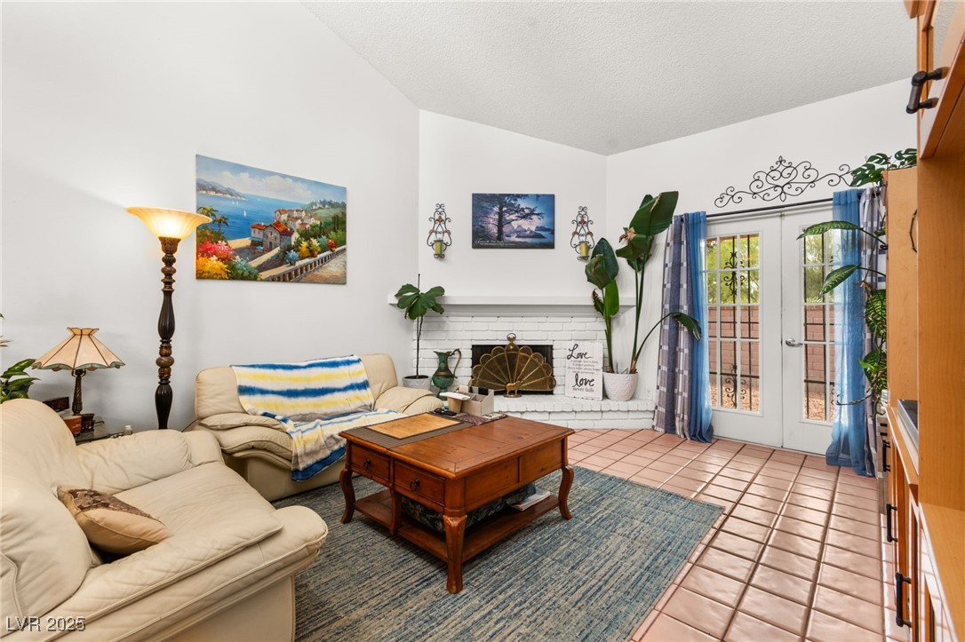 1863 Camino Verde Lane