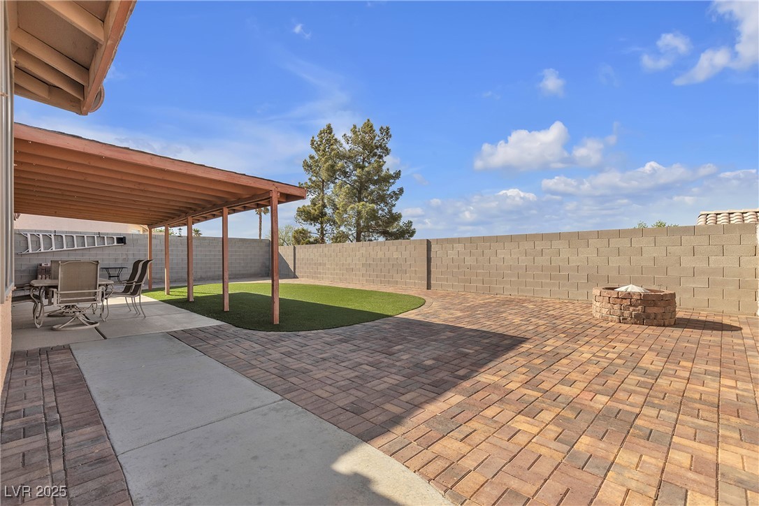 852 Azuelo Court