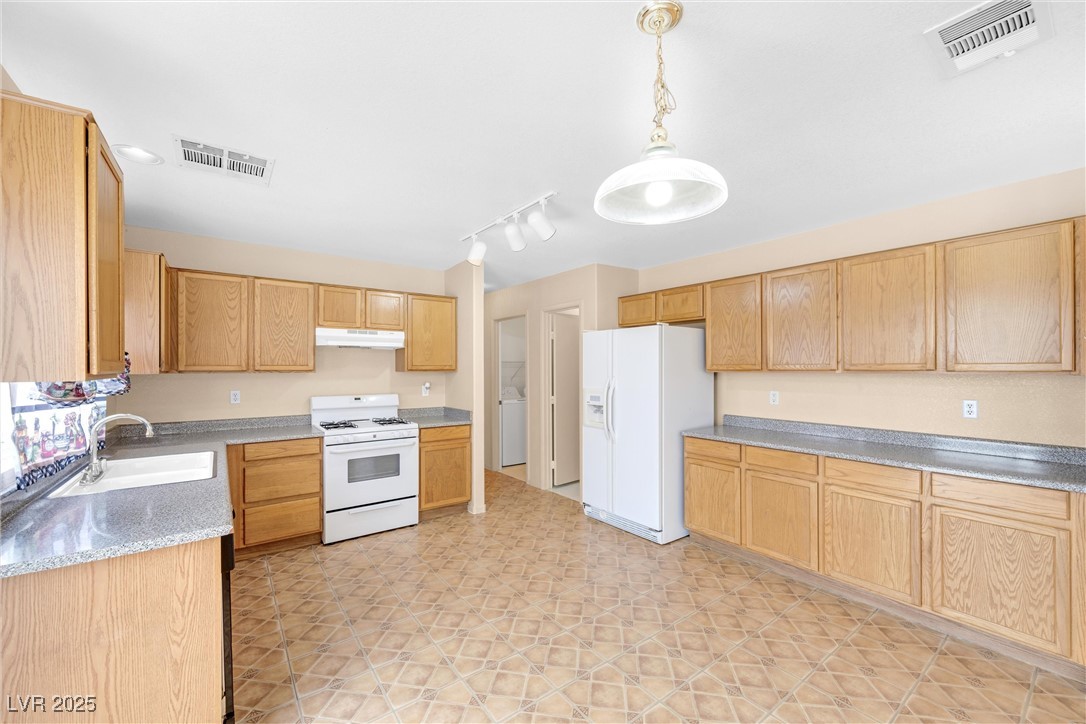 4414 Scarlet Sea Avenue