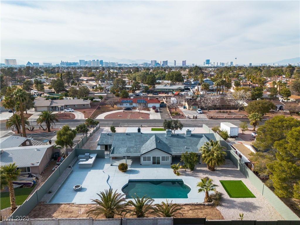 2749 Horseshoe Drive