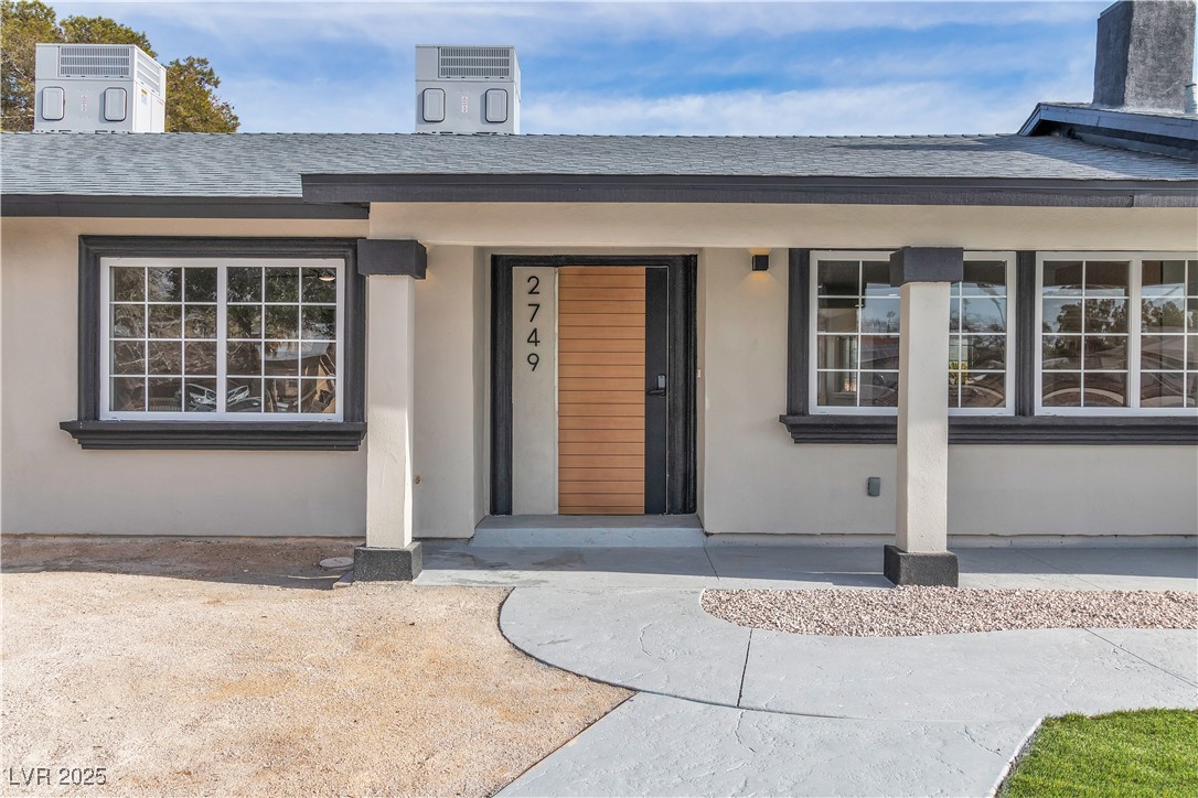 2749 Horseshoe Drive
