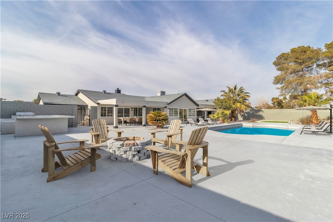 2749 Horseshoe Drive