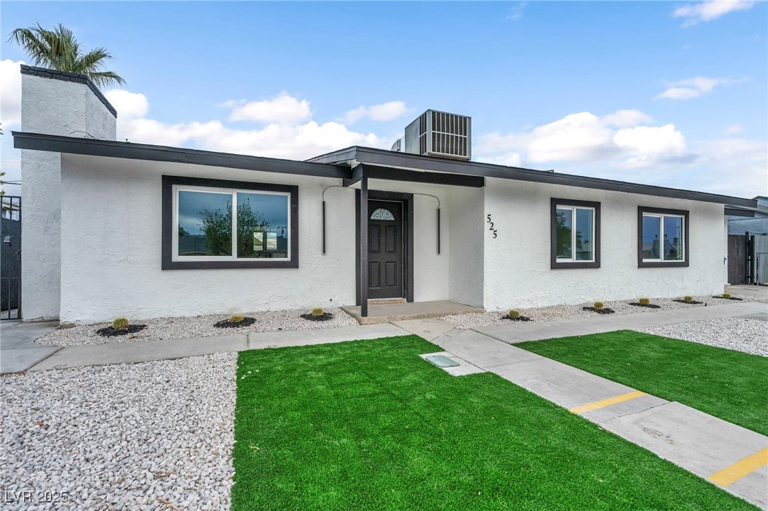 525 Essex West Drive